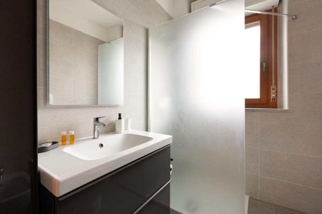 Milan Comfy Apartment X3 - With Balcony المظهر الخارجي الصورة